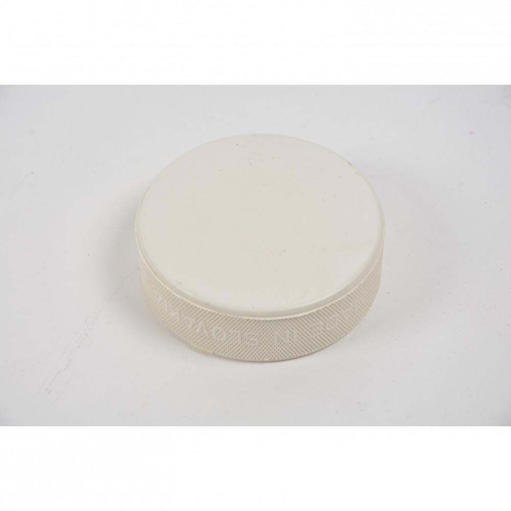 Reaction puck for a goalie, white